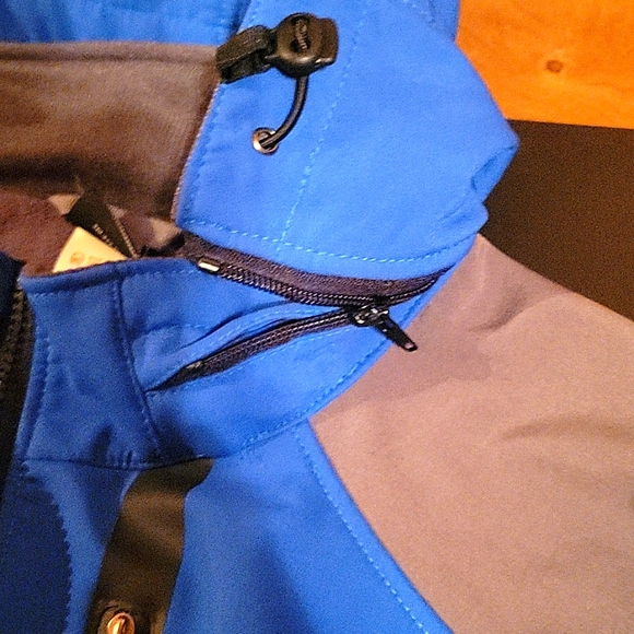 The North Face Women's Summit Series Jacket - Picture 3 of 9